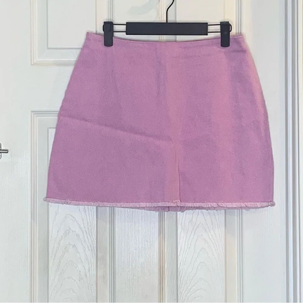 Urban Outfitters Lilac mini skirt Raw Hem Size Medium